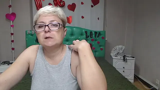 Freechat EmiliaGree on StripChat