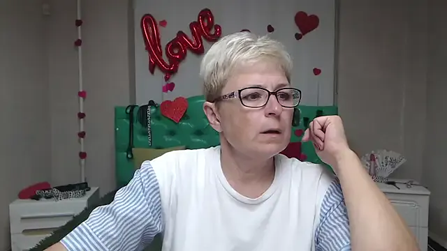 Freechat EmiliaGree on StripChat