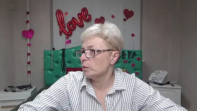 Freechat EmiliaGree on StripChat