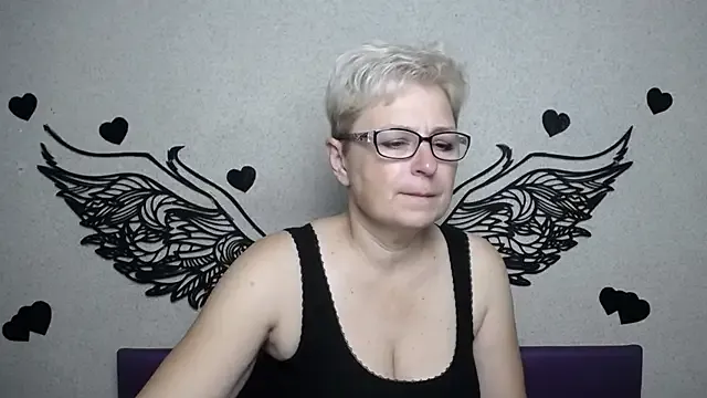 Freechat EmiliaGree on StripChat