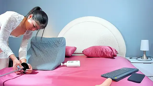 Freechat emilytowzen on StripChat