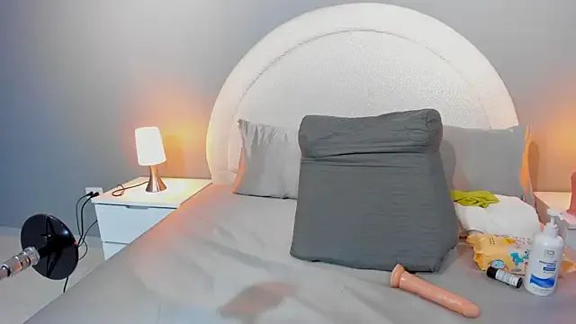 Freechat emilytowzen on StripChat