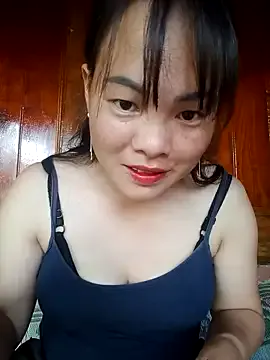 Freechat emilyzz on StripChat