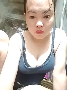 Freechat emilyzz on StripChat