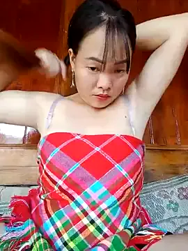 Freechat emilyzz on StripChat