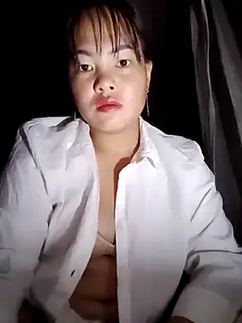 Freechat emilyzz on StripChat