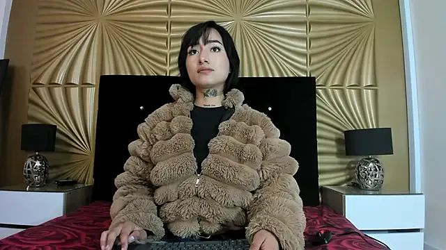 emmily_keller19 on StripChat 