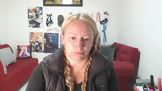 Freechat emperabigbootybigass on StripChat