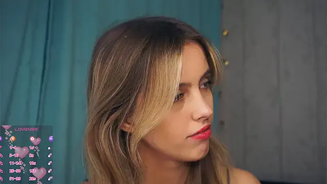 Freechat FannyHewson on StripChat