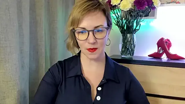 Freechat feliziaDesire on StripChat