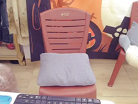 Funnygirl_9x — smacks pussy x 5