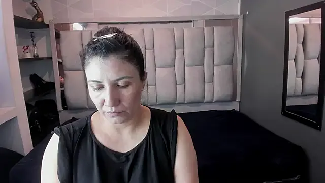 Freechat GiaFox_ on StripChat