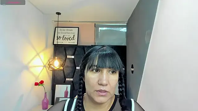 Freechat GiaFox_ on StripChat