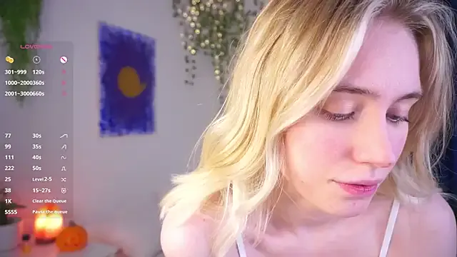 Freechat HoneyRay on StripChat