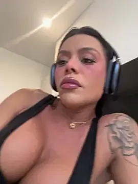 HOT_LADY_777 — naked in public ;)