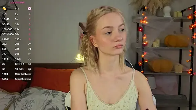 IdaValenti — squeeze my butt