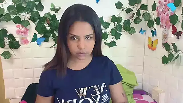 IndiaSexyStripper4u on StripChat 
