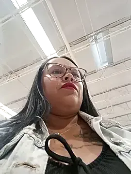 Italia_12 — Fingers up the ass in the office