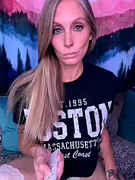 Freechat ItsDanniG on StripChat