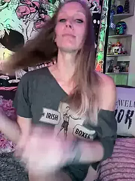 Freechat ItsDanniG on StripChat