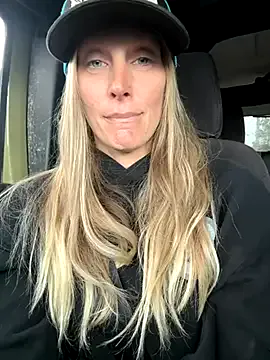 Freechat ItsDanniG on StripChat