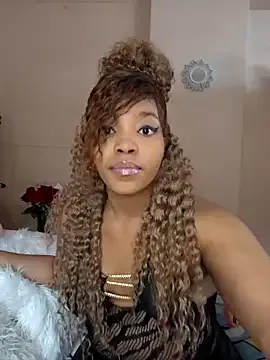 Freechat ItsLeyaa on StripChat