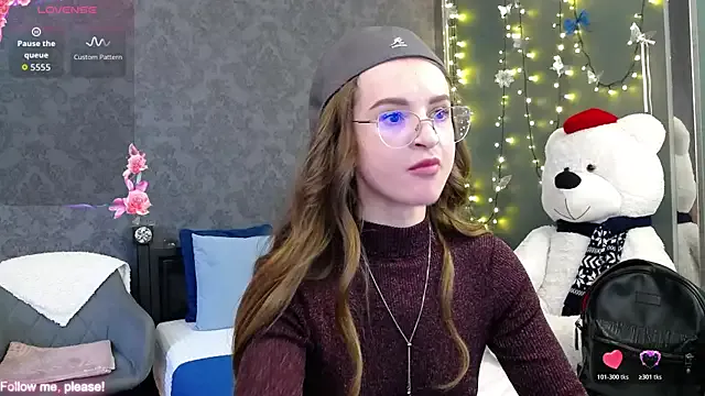 KateJonson — Show pussy naked under skirt