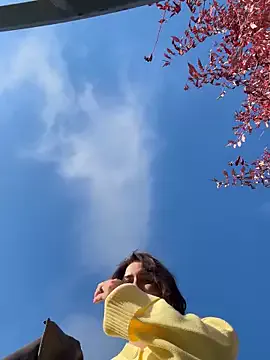 KikiWatson — Show boobs in public 