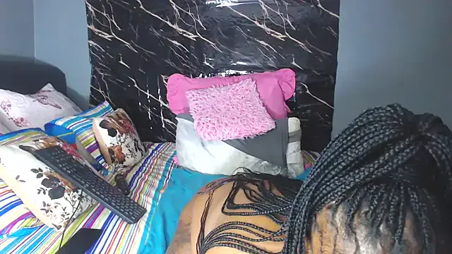 KinkyTall85 on StripChat 