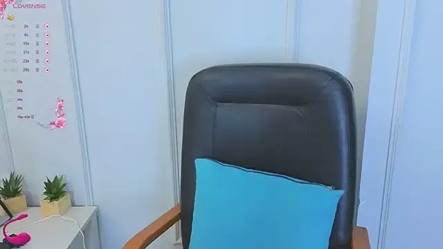 Freechat Kuro_Ren on StripChat