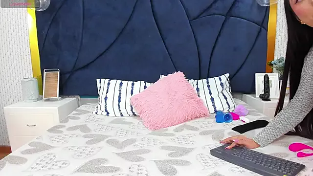 Private LARISSAEVANS on StripChat