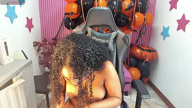 Freechat lia_16 on StripChat