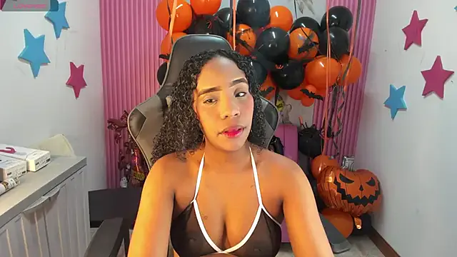 Freechat lia_16 on StripChat