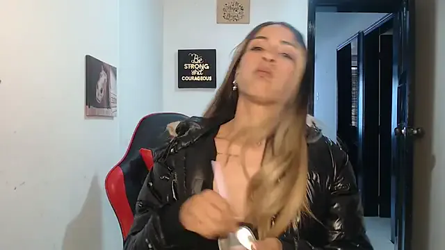 Freechat Liamiler01_ on StripChat