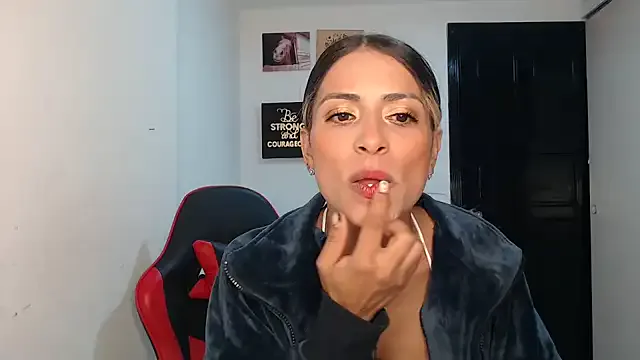 Freechat Liamiler01_ on StripChat