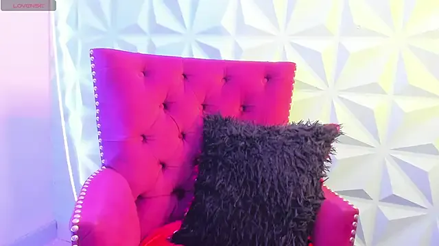 LilyQueen_cg on StripChat 