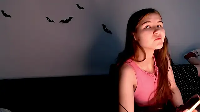 litle_owl — watch me take off my top and skirt!