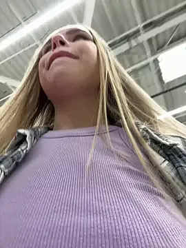 Freechat Liza_risky on StripChat