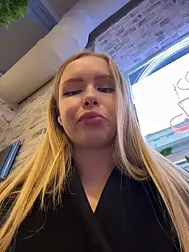 StripChat Liza_risky is Freechat Liza_risky — UNZIP TOP+MASSAGE BOOBS