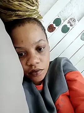 Freechat LolaTwerksXX on StripChat