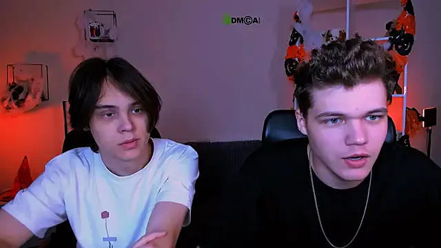 lucas_long_ — show naked ass both