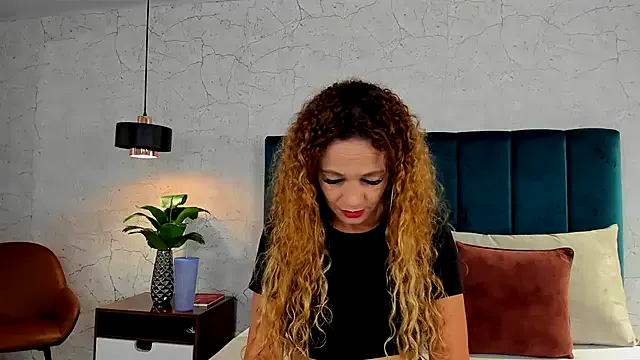 Luna18Pink — CONTROL LOVENSE (5 min)