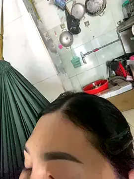 Freechat Ly_Coca24 on StripChat