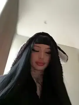 madelinexx — Stay naked 20 minsLast tip 3 vids