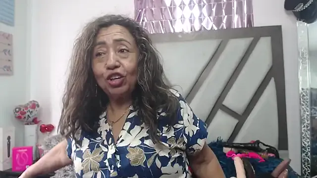 matureluna — LICKING MY SWEET PUSSY