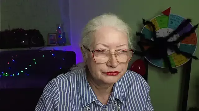 Maya_Mayflower on StripChat 