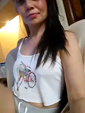 Freechat Meganlola on StripChat