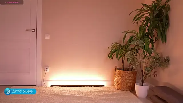 Miablueye — Anal with fuckmachine