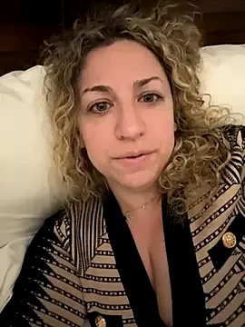 StripChat miamellycious is Freechat miamellycious — Warming up..for last tip