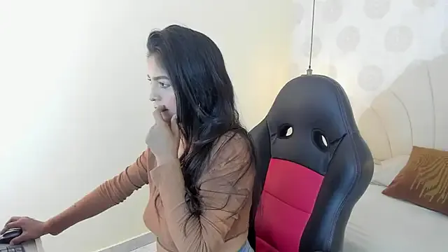 Freechat MIRANDA_PALVIN on StripChat